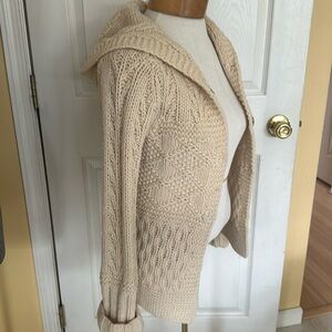 American Eagle outfitters hand knit hooded ivory sweater XS